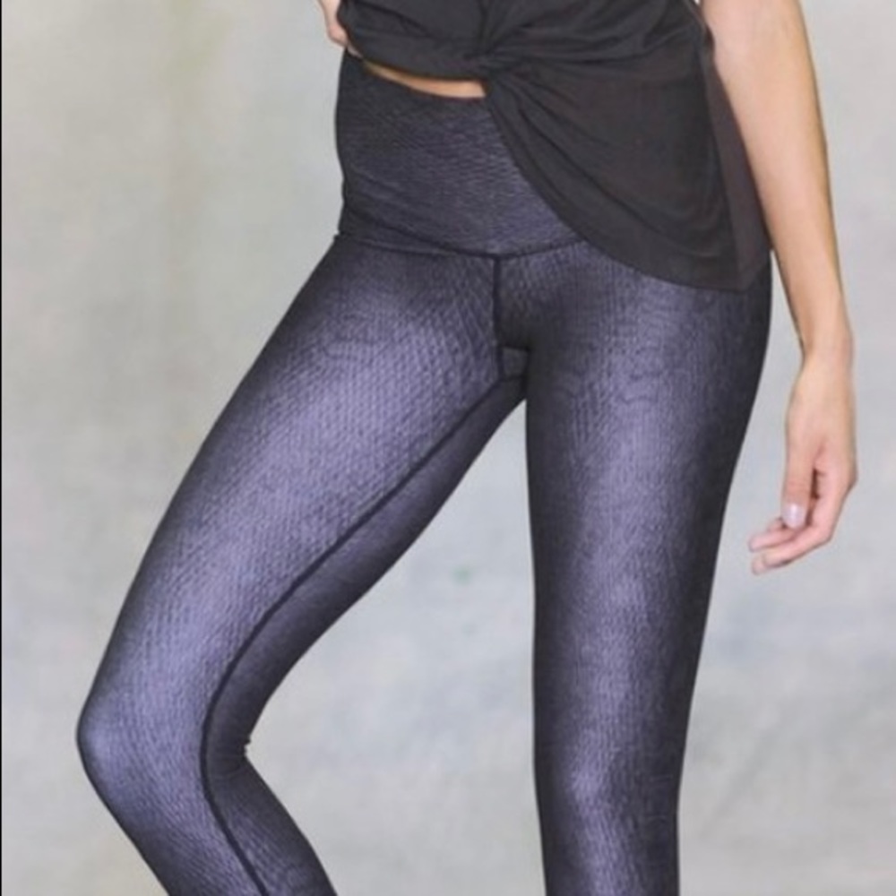 NWT Niyama Sol Mocha Diamondback Barefoot Leggings